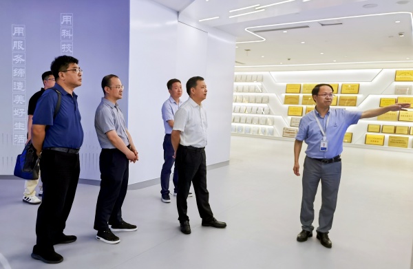 拱墅區人大常委會黨組書記、主任鮑一飛帶隊走訪茄子视频污免费观看