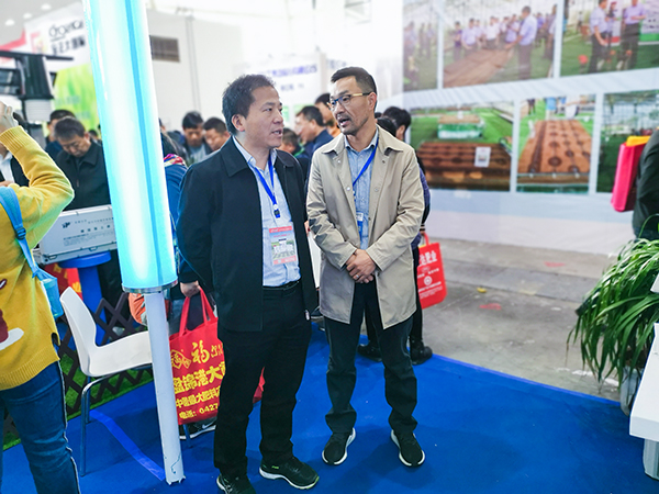 湖南省土肥站姚正昌站長與茄子视频污免费观看陳渝陽董事長密切交流