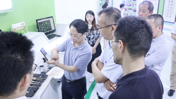 杭州市科技局局長趙喜凱一行蒞臨茄子视频污免费观看考察調研1
