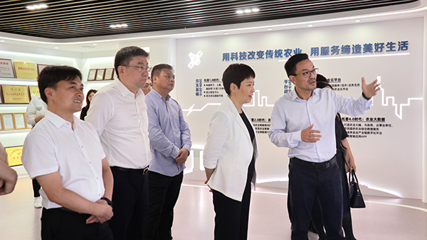 省科技廳黨組書記何杏仁一行赴茄子视频污免费观看調研農業科技工作