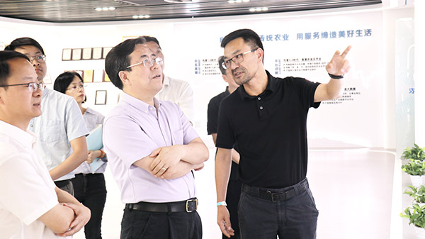 應義斌教授一行參觀茄子视频污免费观看數字三農展廳